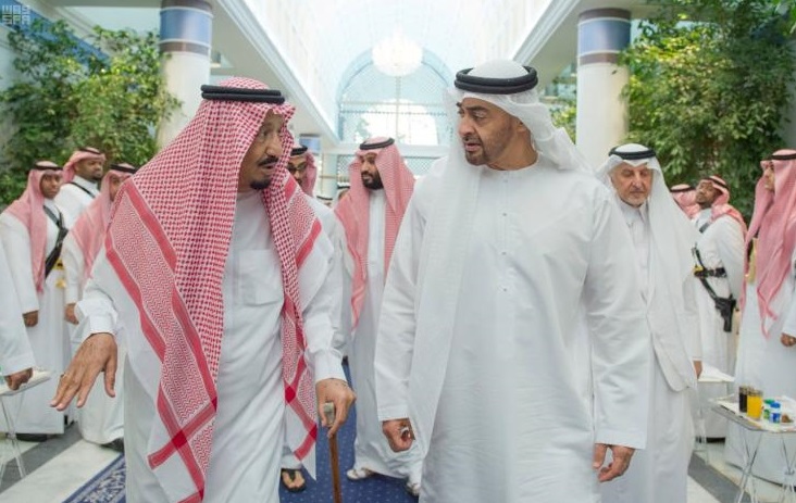 Saudi Arabia's King Salman bin Abdulaziz Al Saud (L) chats with Abu Dhabi Crown Prince Sheikh Mohammed bin Zayed al-Nahyan in Jeddah, Saudi Arabia, June 2, 2017. Picture taken June 2, 2017. Saudi Press Agency/Handout via REUTERS