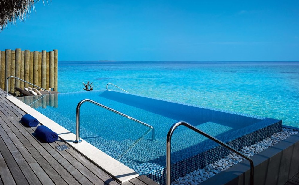 luxury resort noonu atoll